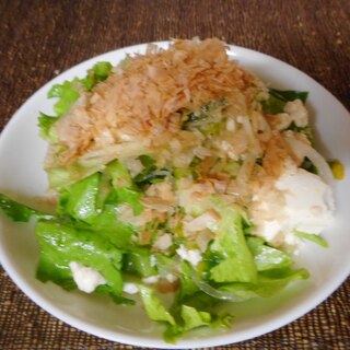 塩豆腐とゴーヤとグリーンカールのサラダ